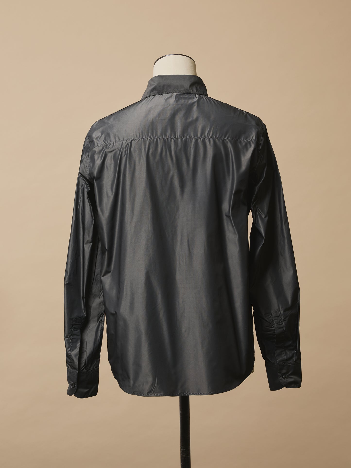shirt with zipper closure