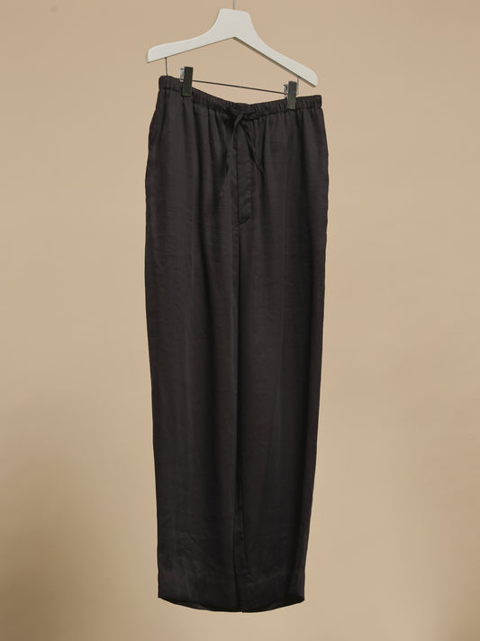 Loose fit with drawstring waist long pants